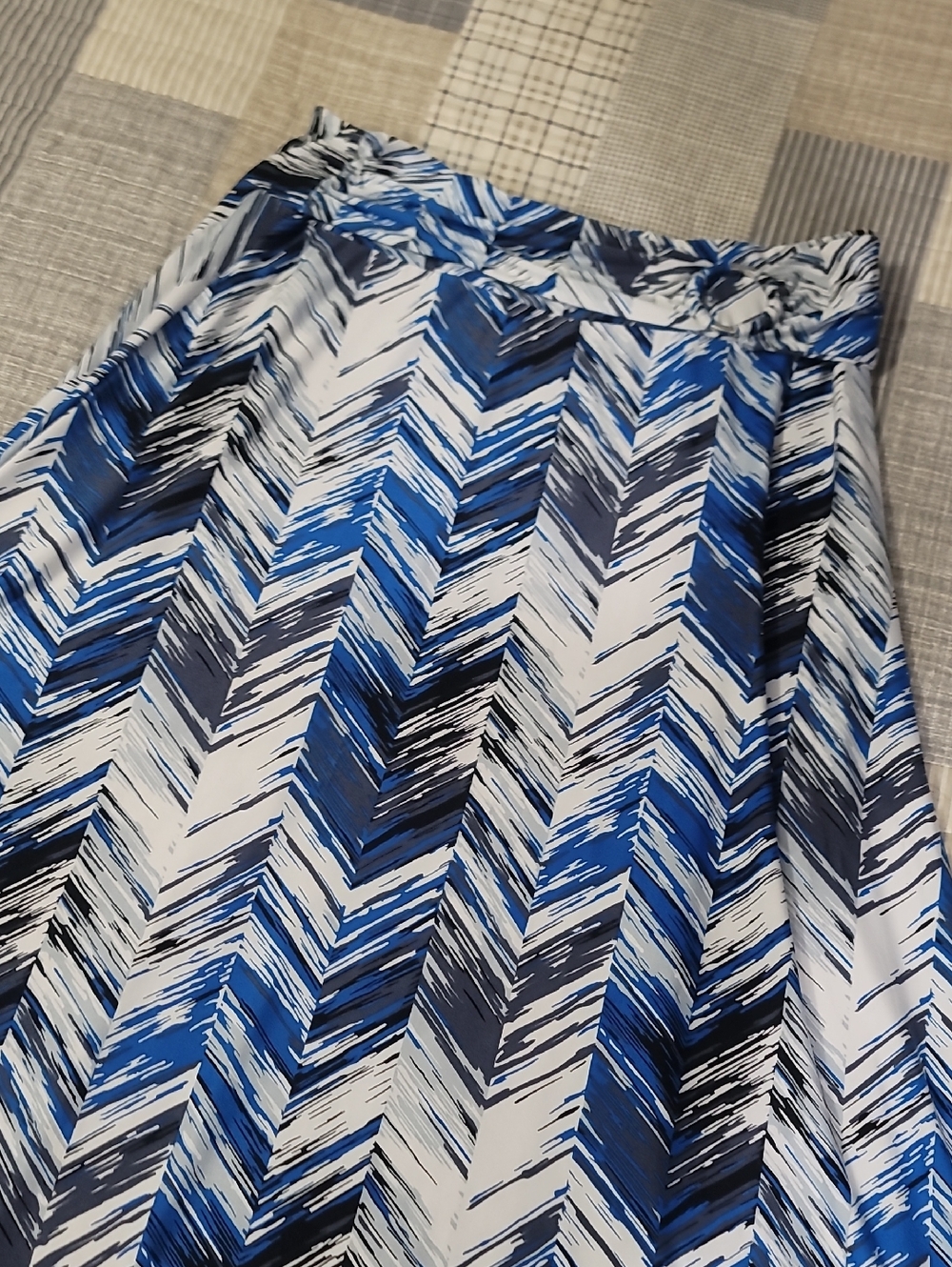 3/$20 Robert Louis Chevron A-Line Maxi Skirt